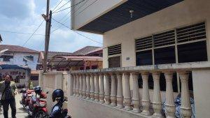 Suasana-di-rumah-Dolly-Manurung-di-Jalan-Orde-Baru-Kecamatan-Medan-Barat.jpg