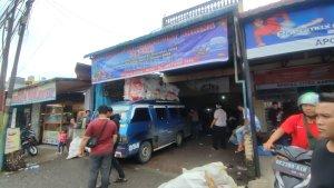 Suasana-loket-bus-antar-kota-yang-ada-di-Jalan-Sisingamangaraja.jpg