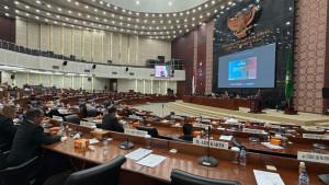Suasana-rapat-paripurna-tentang-Tanggapan.jpg
