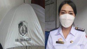 TERNYATA-Begini-Penampakan-Payung-Rp100-Ribu-yang-Diduga-Buat-Bupati-Toraja-Utara-Marah-ke-Camat.jpg