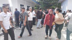 TKI-non-prosedural-saat-di-tampung-di-kantor-Camat-Pantai-Labu-Rabu-1012024.jpg