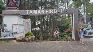 Taman-Firdaus-yang-berlokasi-di-Taman-Wisata-Iman-TWI.jpg
