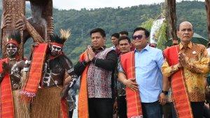 Taman-Totem-Dunia-di-Kawasan-Water-Front-City-Pangururan-diresmikan-23112023.jpg