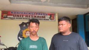 Tampak-kedua-pelaku-ketika-diamankan-di-Polsek-Medan-Helvetia-Rabu-1262024.jpg