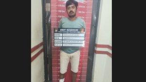 Tampang-pelaku-usai-diamankan-di-Polsek-Medan-Baru.jpg