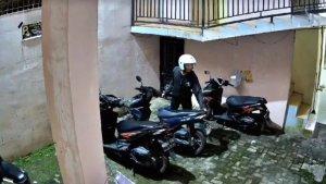 Tangkap-layar-aksi-pencurian-sepeda-motor-di-Jalan-Bunga-Cempak_1.jpg