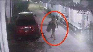 Tangkapan-Layar-Aksi-Pelaku-saat-mencuri-ban-mobil-di-Jalan-Marelan-Raya.jpg