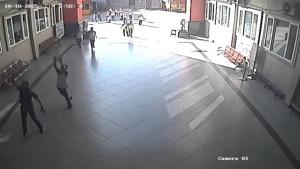 Tangkapan-layar-CCTV-siswa-di-Yayasan-Pergguruan-Sisingamangaraja_1.jpg