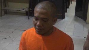 Tangkapan-layar-RE-ditanyai-oleh-petugas-saat-kedapatan-membawa-narkotika-jenis-sabu-sabu.jpg