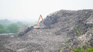 Tempat-Pembuangan-AkhirGunungan-sampah-di-Tempat-Pembuangan-Akhir-TPA.jpg