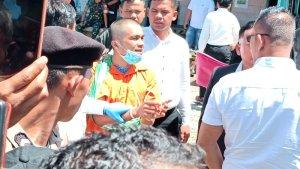 Tersangka-Henri-Sianturi-34-memerankan-rekonstruksi-kasus-dugaan-pembunuhan-Lisna-boru-Manurung.jpg