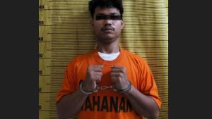 Tersangka-dan-barang-bukti-narkoba-jenis-sabu-diamankan-oleh-Sat-Res.jpg