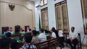 Tiga-saksi-dihadirkan-dalam-kasus-korupsi-jalan-dengan-terdakwa.jpg