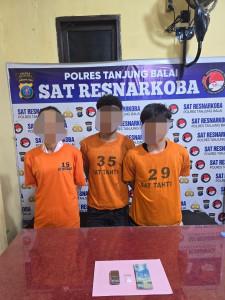 Tiga-tersangka-kepemilikan-narkoba-jenis-sabu-sabu-seberat.jpg