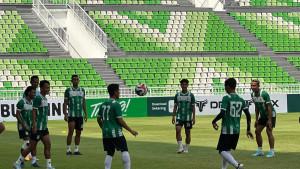 Tim-PSMS-Medan-melakukan-official-training-di-Stadion-Utama-Sumatera-Utara-pada.jpg