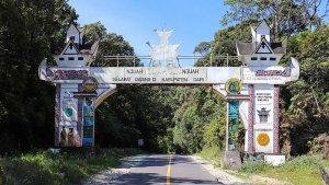 Tugu-selamat-datang-Kabupaten-Dairi.jpg
