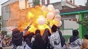 VIRAL-Detik-detik-Balon-Gas-Meledak-di-Peringatan-Hari-Guru-Nasional-Sejumlah-Guru-Terluka.jpg