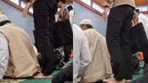 VIRAL-Paspampres-Diduga-Usir-Jemaah-Agar-Gibran-Salat-di-Saf-Depan-Wadan-Bantah-Itu-Anggota-Saya.jpg