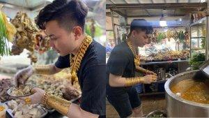 VIRAL-Pria-Jual-Sop-Dengan-Gaya-Nyentrik-Pakai-70-Emas-Sambil-Jualan-Warung-Ramai-Orang-Ingin-Foto.jpg