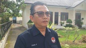 Wakil-Ketua-LPSK-Edwin-Partogi-saat-diwawancarai-wartawan.jpg