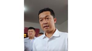 Wamenpora-Taufik-Hidayat-ketika-diwawancarai-awak-media.jpg