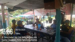 Warga-mendengarkan-sosialisasi-layanan-darurat-Call-Center-110.jpg