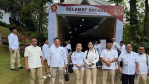Wesly-Silalahi-kedua-dari-kanan-saat-mengikuti-Taklimat-Partai-Gerindra.jpg