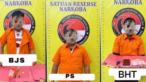 barang-bukti-sabu-dan-alat-isap-yang-diamankan-dari-dua-ASN.jpg