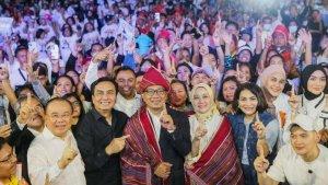effendi-simbolon-ridwankamil-tribunmedan.jpg