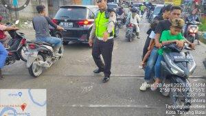 gatur-lalin-sore-polres-tanjungblaai.jpg