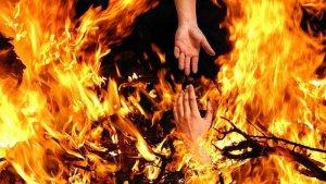 ilustrasi-bakar-diri.jpg
