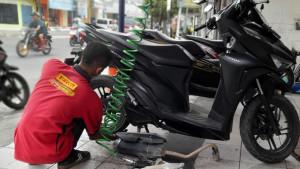 ilustrasi-servis-motor-mogok.jpg