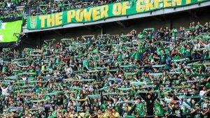 jam-tayang-bola-hari-ini-siaran-langsung-persib-bandung-vs-persebaya-menang-ke-semifinal.jpg