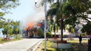 kantor-Bupati-Pohuwato-dibakar.jpg