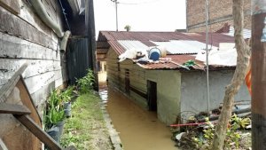 kondisi-banjir-di-kelurahan-beringin-kecamatan-medan-selayang-minggu-1692018_20180916_113347.jpg