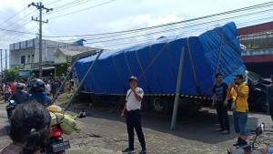 laka-maut-di-jl-km-4-asahan-3.jpg