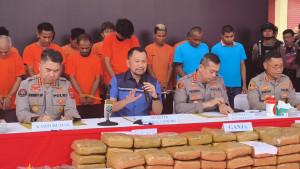 memaparkan-hasil-pengungkapan-862-kasus-narkoba.jpg