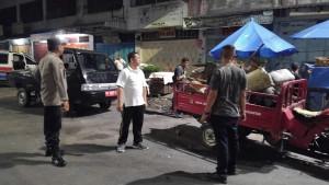 memimpin-patroli-malam-saat-relokasi-pedagang-eks-Gedung-IV-Pasar-Horas-Kamis-2102025.jpg