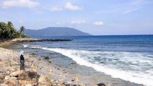 pantai-di-Aceh-Barat.jpg
