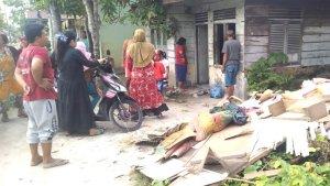 pasangan-kekasih-lari-telanjang-bulat-gerebek.jpg