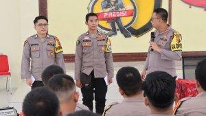 pengajar-sekaligus-guru-ngaji-bagi-anak-anak-di-Teluk-Dalam-secara-gratis.jpg