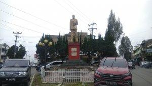 suasana-di-tugu-kapiten-purba.jpg