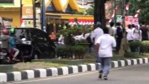 tawuran-pelajar-di-Kota-Medan-saat-HUT-RI-ke-77.jpg