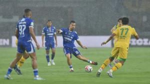 thom-haye-debut-persib.jpg