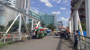 titi-gantung_pedagang_20161209_125703.jpg
