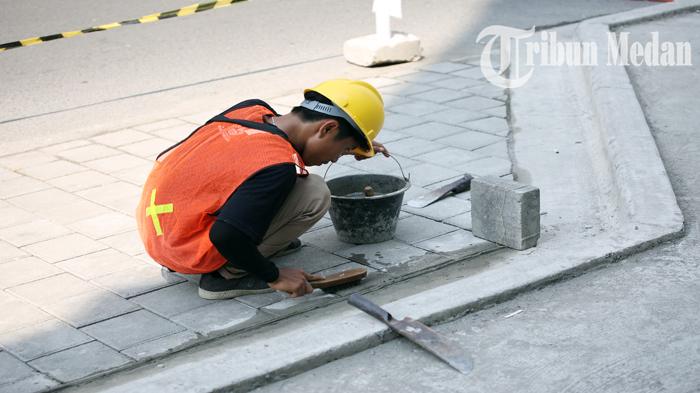Berita Foto: Selesai Bulan Oktober, Bobby Nasution Targetkan Revitalisasi Kawasan Kota Lama Kesawan - 04052023_REVITALISASI-KESAWAN_ABDAN-SYAKURO-4.jpg