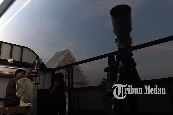 Berita Foto: OIF UMSU Pantau Hilal Menentukan Awal Bulan Zulhijah dan Idul Adha 1445 Hijriah - 07062024_PANTAUAN_HILAL_DANIL_SIREGAR_4jpg.jpg