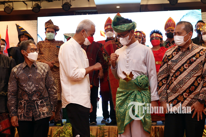 Berita Foto: Ganjar Pranowo Lantik Mulianta Sebagai Ketua Pengurus Kagama Sumut Masa Bakti 2021-2026 - 08042022_PELANTIKAN_KAGAMA_SUMUT_DANIL_SIREGAR-1.jpg
