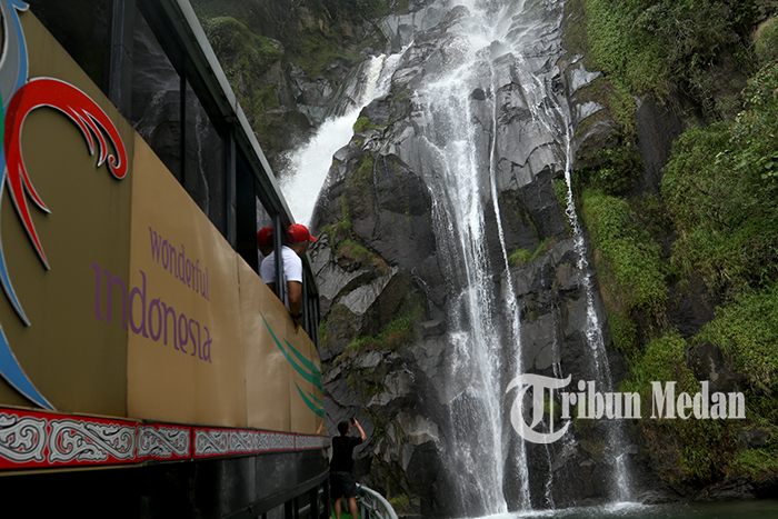 Berita Foto: Rangkaian Acara Famtrip Toba Disbudpar Sumut, Melirik Pesona Air Terjun Situmurun - 08062022_PESONA_AIR_TERJUN_SITUMURUN_DANIL_SIREGAR-6.jpg