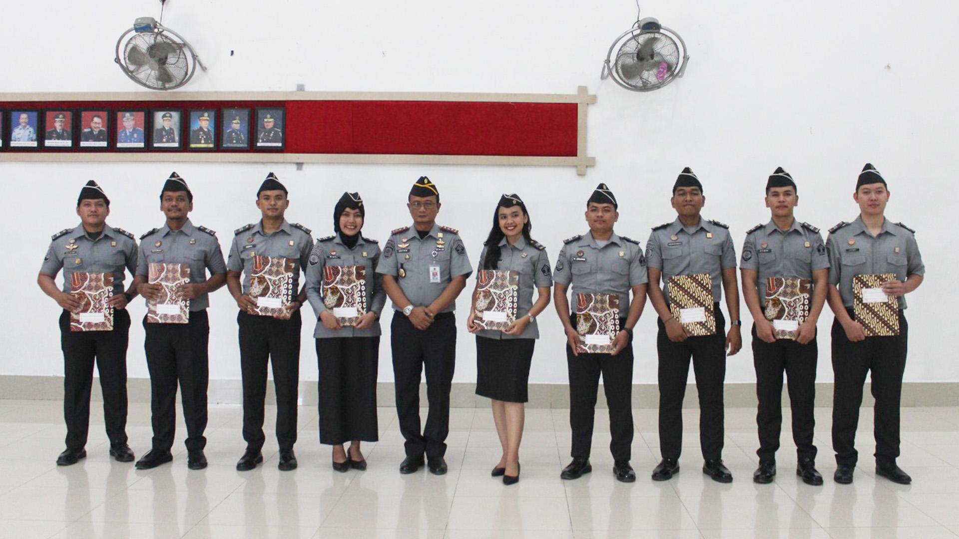10-sepuluh-orang-pegawai-Lapas-Binjai-yang-menerima-kenaikan-pangkat.jpg